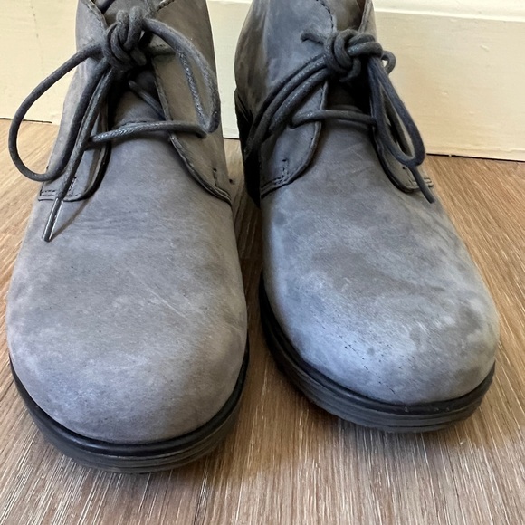 Dansko Gray Suede Nubuck Leather Lace-Up Wedge Booties – Size 37 6.5 7 women’s - Picture 3 of 10